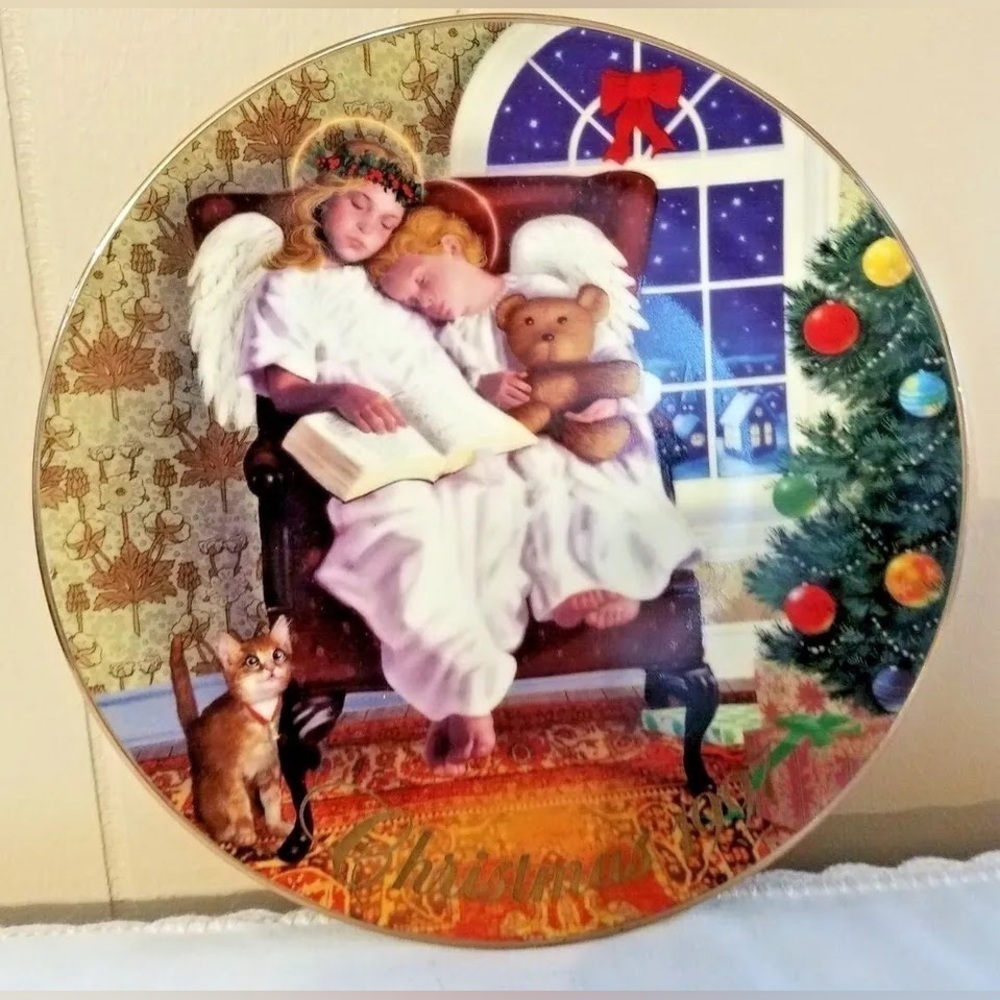 VINTAGE 1997 AVON CHRISTMAS FINE COLLECTION PLATE🌹